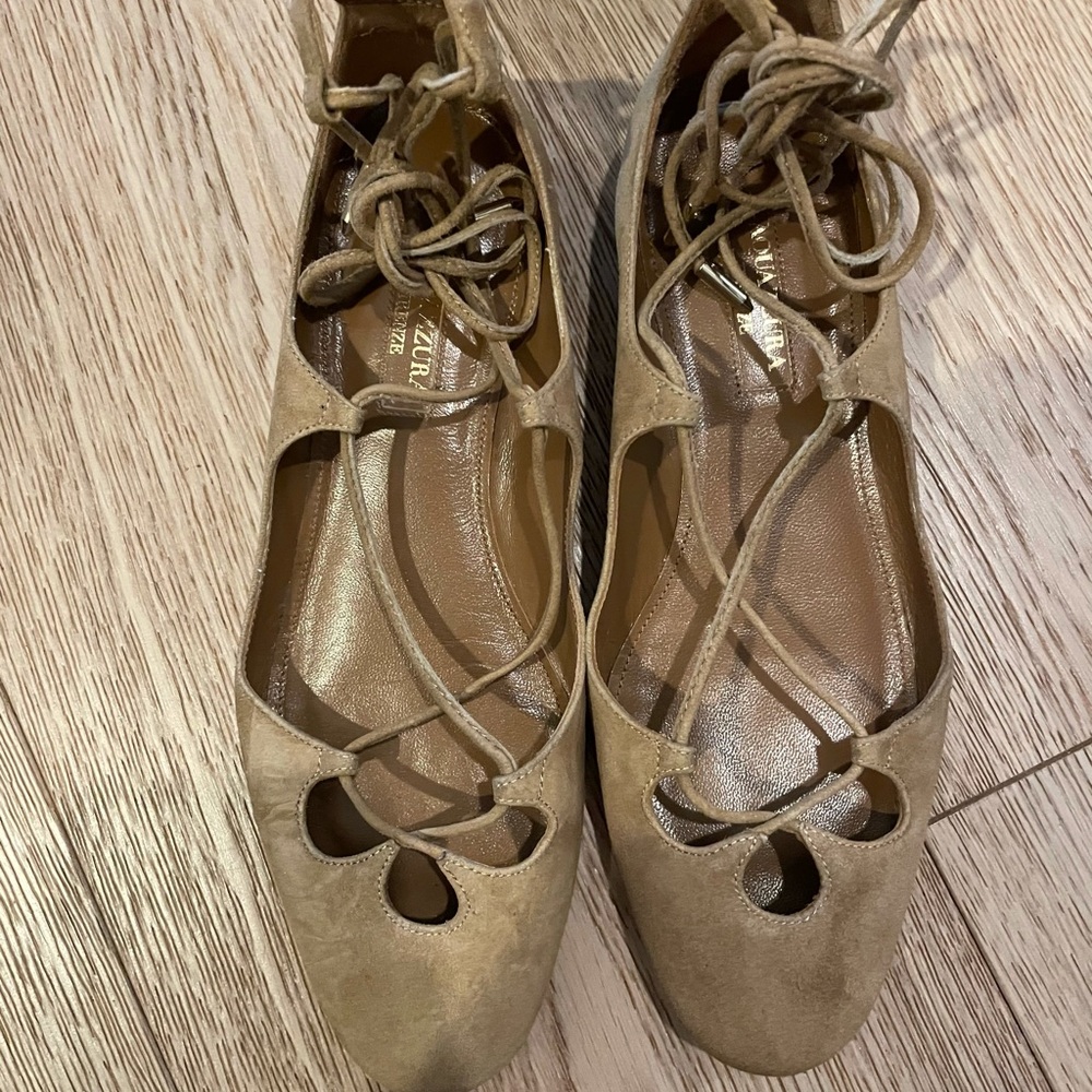 Beautiful like new shoe needs new home
